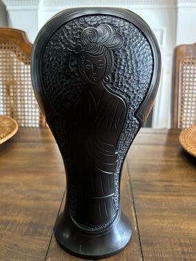 Beautiful Japanese geisha black clay pottery vase
